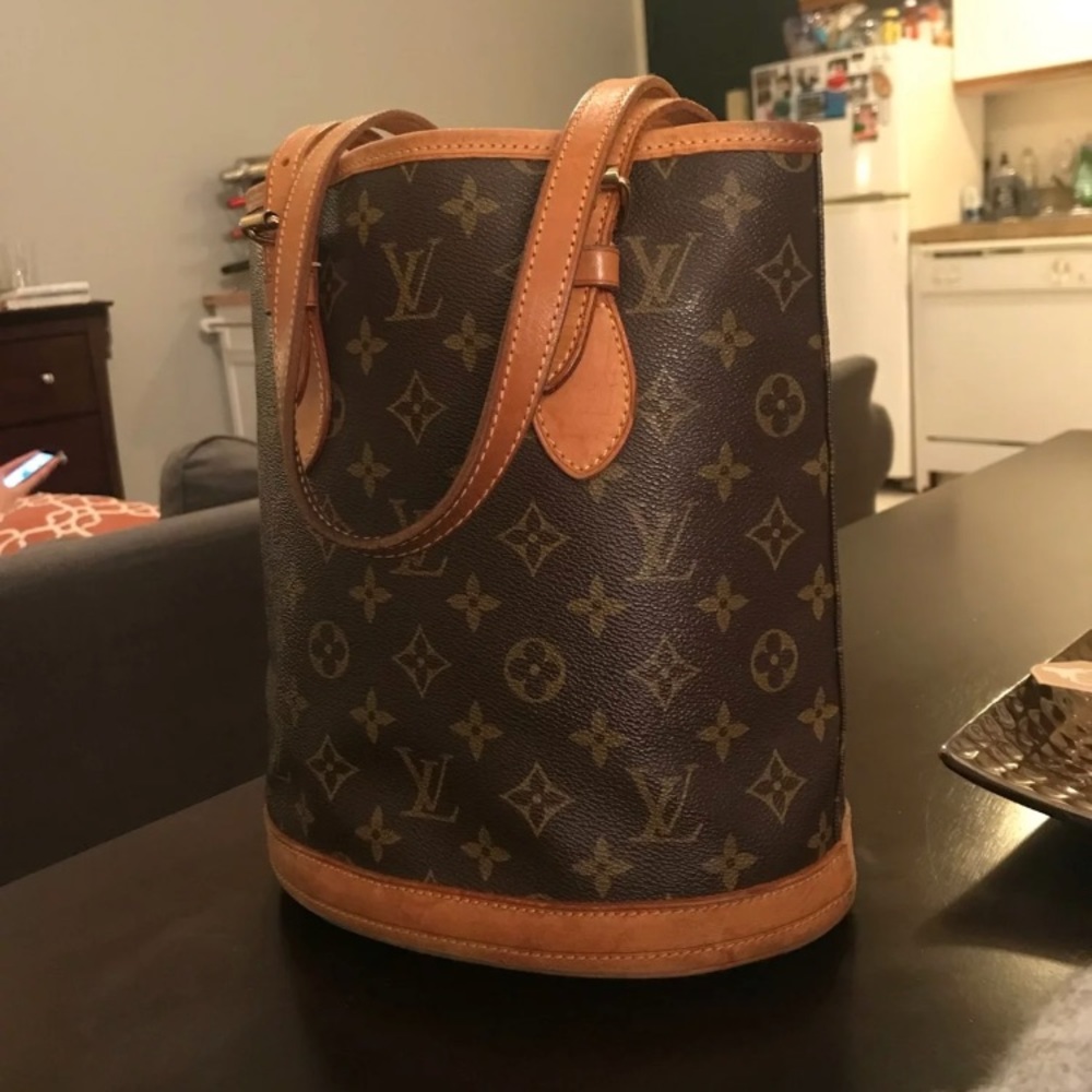 Vintage Louis Vuitton bucket bag